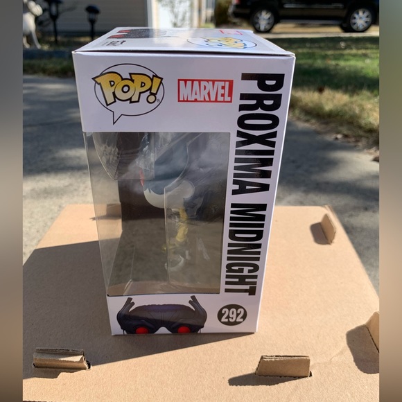 Vaulted New in Box 2017 Avengers Infinity War Marvel Proxima Midnight Funko Pop - Picture 3 of 7